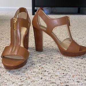 Michael kors Berkley Lock Leather Platform Sandal in cognac